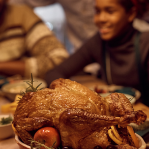 family around thanksgiving dinner